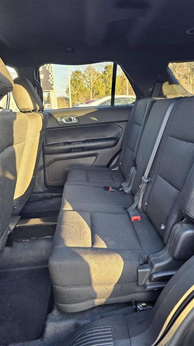 Ford Explorer photo 37