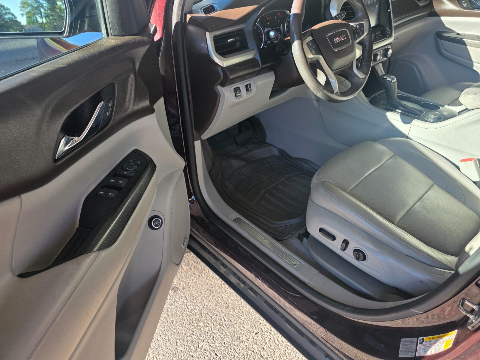 Gmc Acadia for sale at Chili Auto Outlet — photo 9
