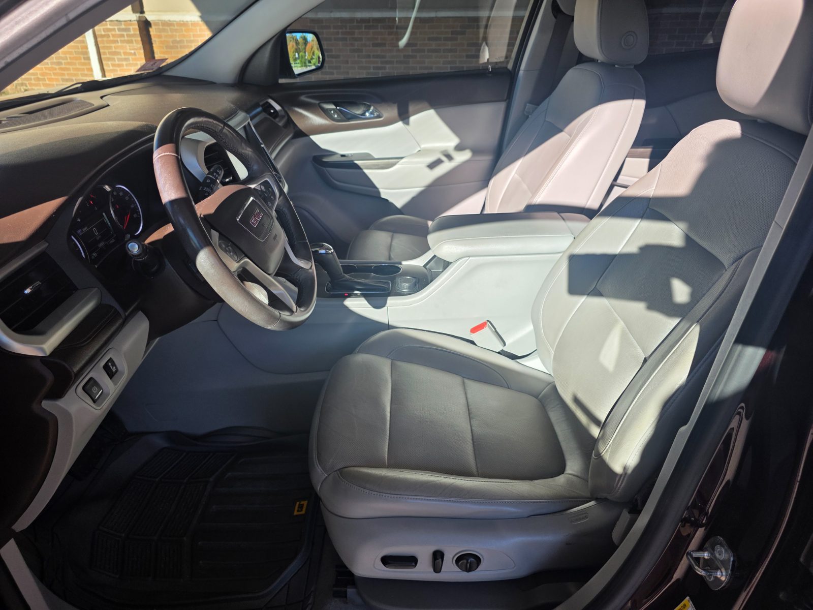 Gmc Acadia for sale at Chili Auto Outlet — photo 10