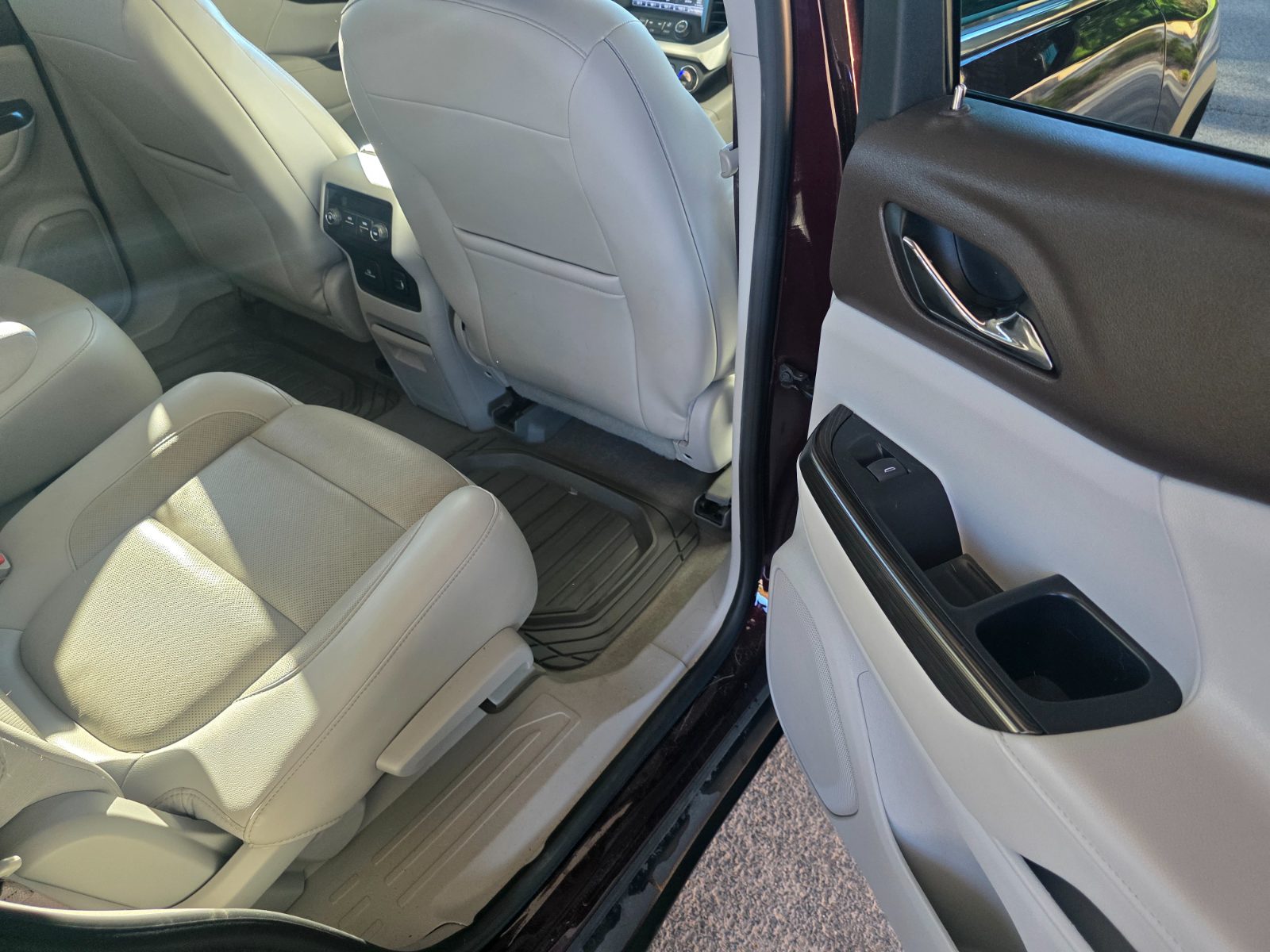 Gmc Acadia for sale at Chili Auto Outlet — photo 16