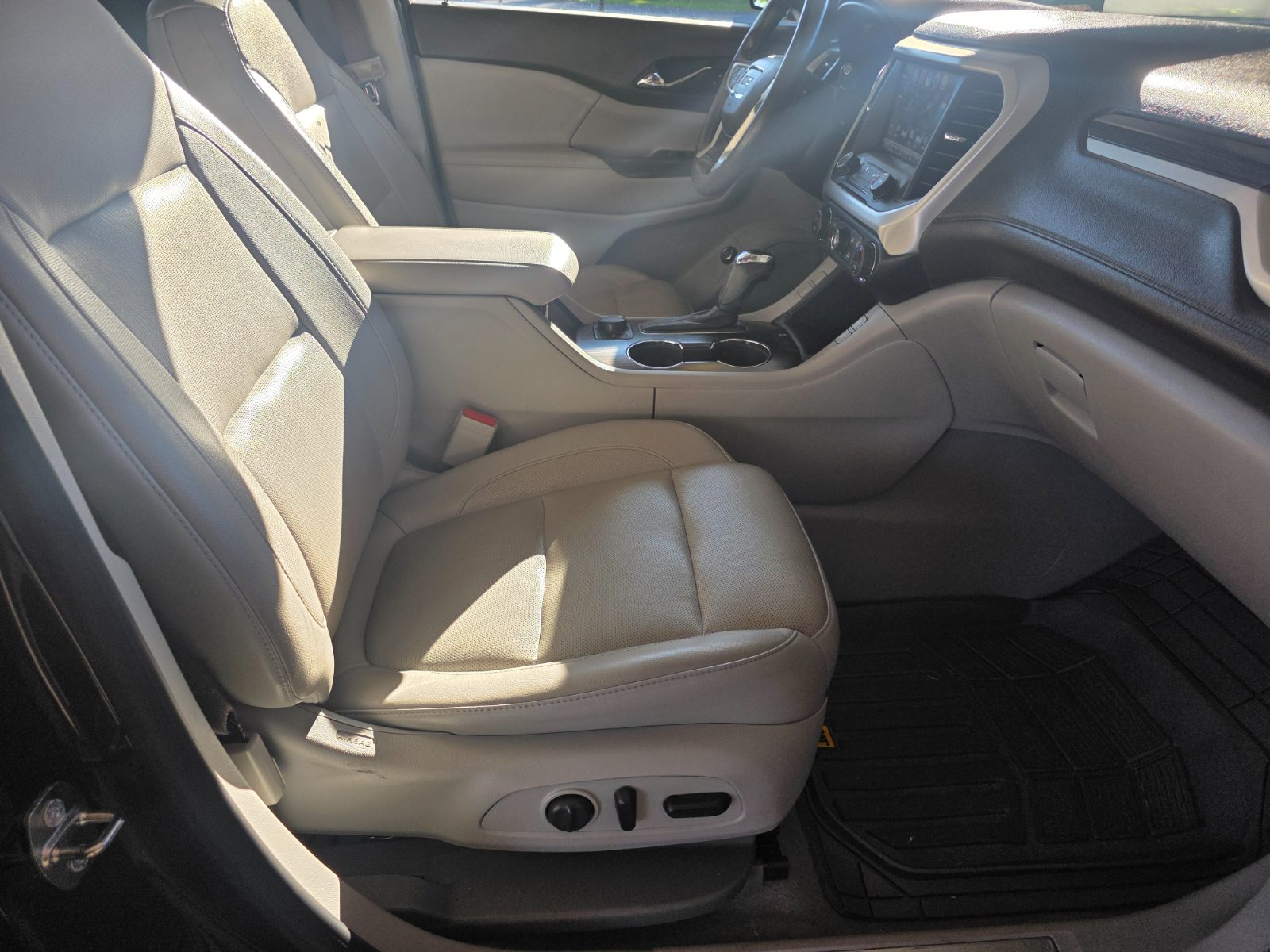 Gmc Acadia for sale at Chili Auto Outlet — photo 19