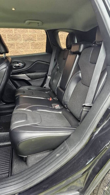 Jeep Cherokee for sale at Arcia Services — photo 13