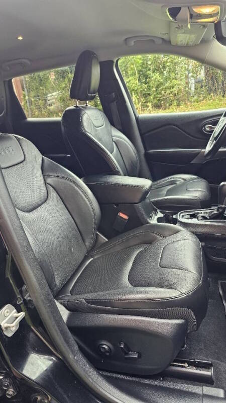 Jeep Cherokee for sale at Arcia Services — photo 21