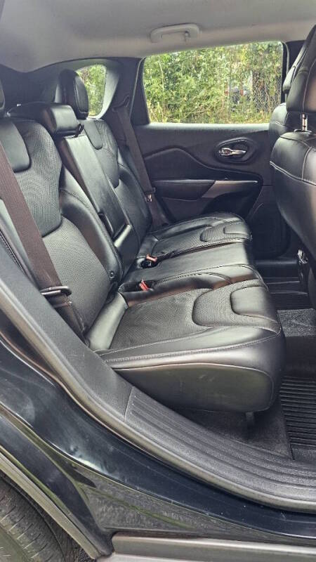 Jeep Cherokee for sale at Arcia Services — photo 17