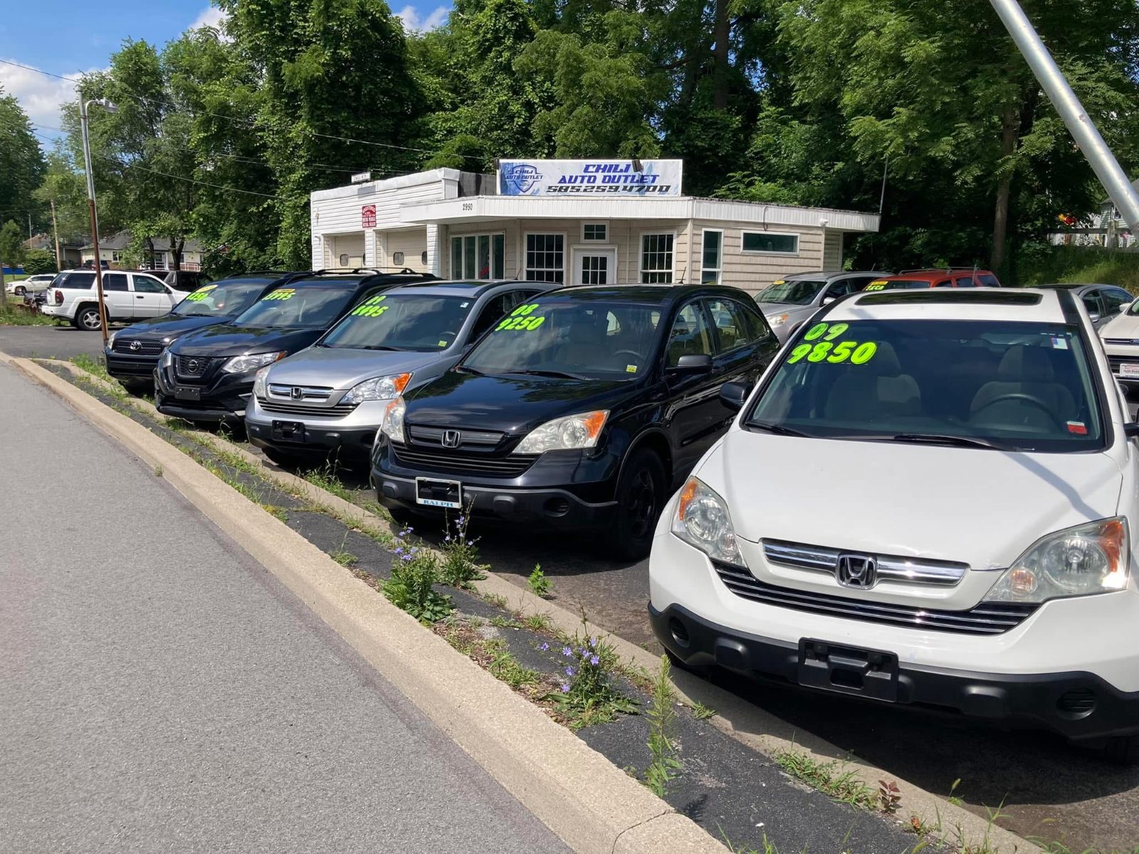 The vehicle lot at Chili Auto Outlet